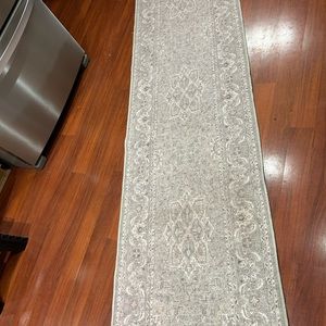 2.5 X 10 Ruggable carpet runner w/o pad